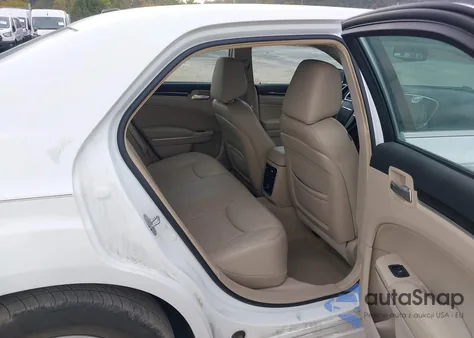 2013 Chrysler 300 Motown из США, поврежденный, VIN 2C3CCAAG1DH630475